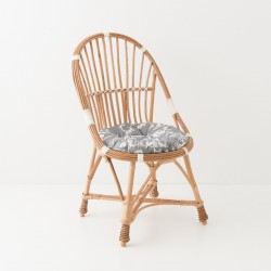 Fauteuil en osier naturel Marius à filets avec coussin coloris gris-blanc