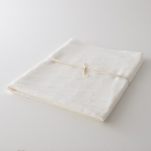 nappe en lin blanche brodée ajourée de chez Charvet Editions