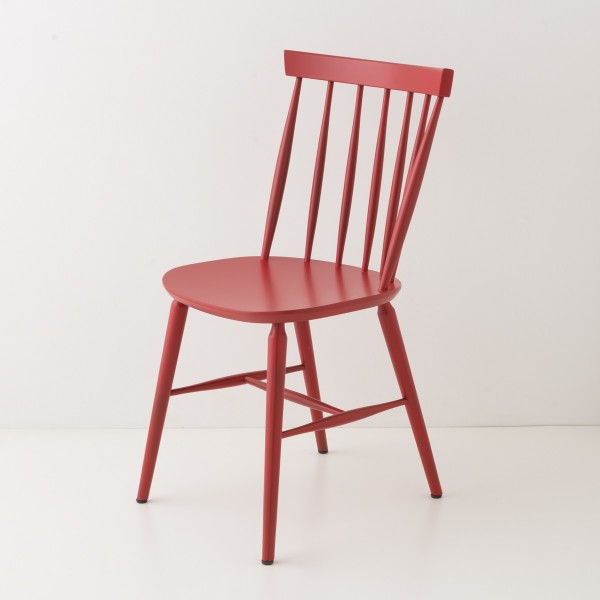 Chaise scandinave rouge