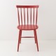 Chaise scandinave rouge de face