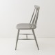 Chaise scandinave laqué gris béton de profil