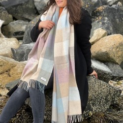 châle laine lambswool McNutt of Donegal motif patchwork saumon