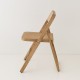 Chaise pliante multi cirée chêne moyen vue de côté