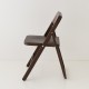 Chaise pliante multi vernie noyer foncé vue de côté
