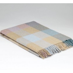 plaid laine patchwork rose McNutt of Donegal 