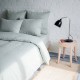 drap de lit plat 100% lin gris nuage en ambiance