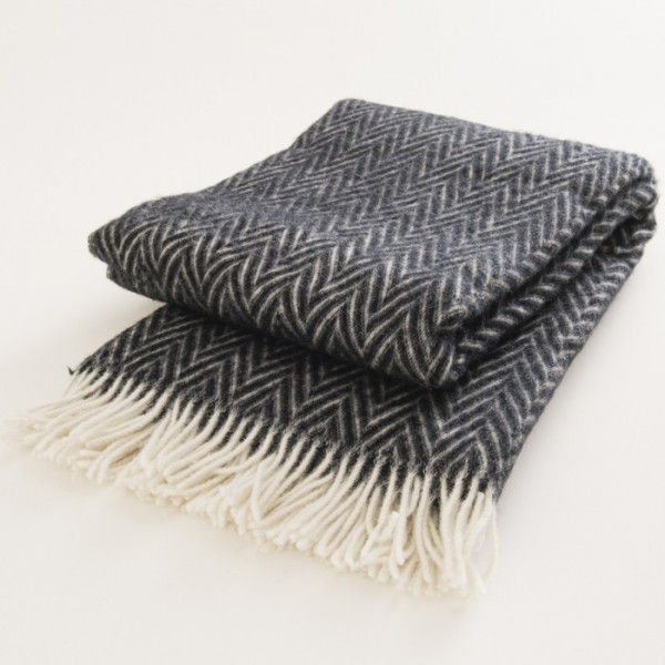 plaid laine naturelle chevrons noirs de chez Lapuan Kankurit