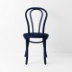 Chaise bistrot N°18 bleu nuit de face