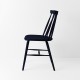 Chaise scandinave bleu nuit de profil