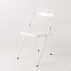 chaise pliante blanche en métal 