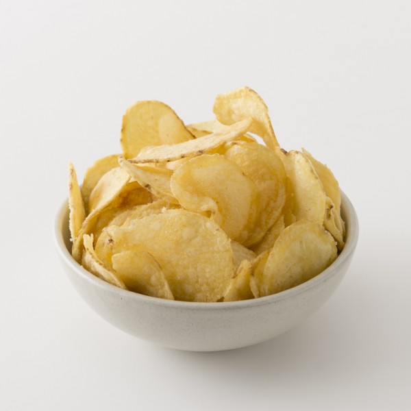 Chips artisanales Belsia au vinaigre et sel de l'ile de Ré en situation