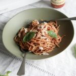 assiette de spaghetti bio avec sauce tomate italienne